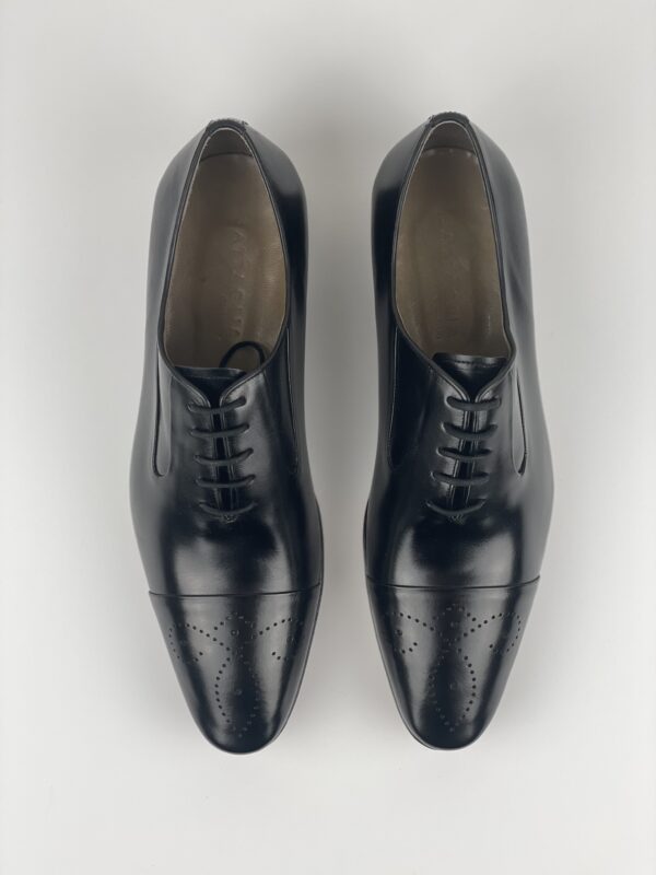 Black Men's Laceup with Brogue Captoe